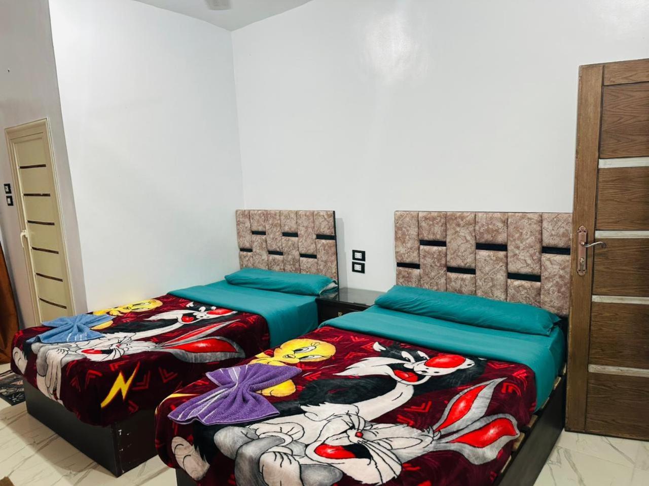Mostafa Jamaica Guesthouse Aswan Rom bilde